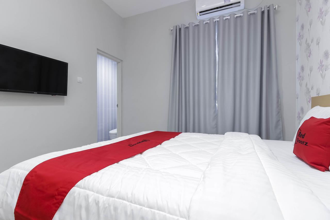 Reddoorz Syariah Near Metropolitan Mall בקאסי מראה חיצוני תמונה